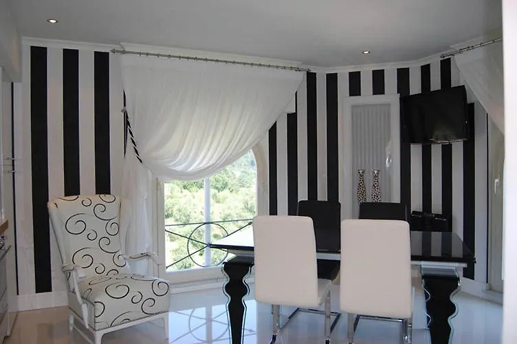 Villa Rena La Spezia 0*,